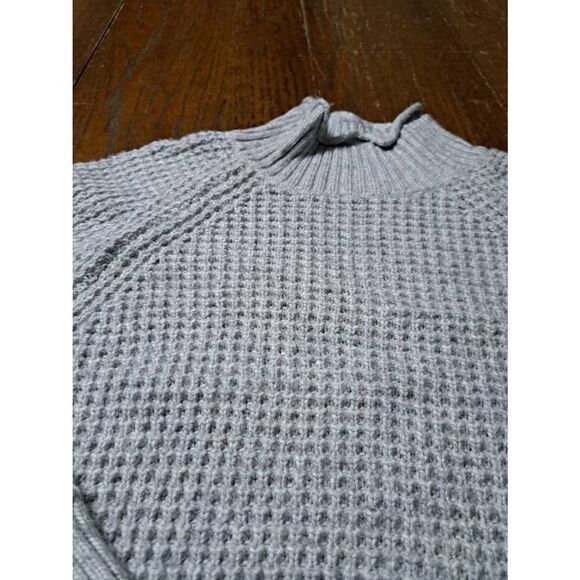 Medium American Eagle Grey Long Sleeve Mock Turtleneck Knit Pullover Sweater - Picture 3 of 4